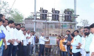 उपनगराध्यक्ष अब्दुल समीर यांच्याहस्ते डोंगरगाव येथील रोहित्रांचे उदघाटन संपन्न