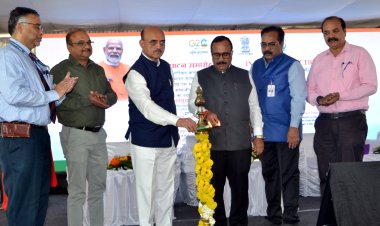 केंद्रीय स्वास्थ्य आणि परिवार कल्याण मंत्री डॉ. मनसुख मांडविया यांच्या हस्ते स्वास्थ केंद्राचे उद्‌घाटन