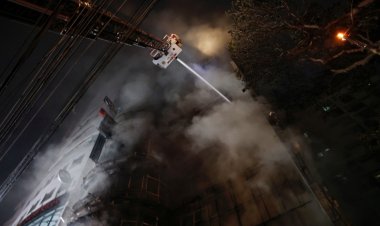 सात मजली इमारतीला भीषण आग