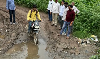 शिवरस्ता मोकळा करण्यासाठी आमरण उपोषण