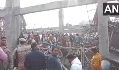 स्टेशन भवनचं लिंटेल बीम अचानक कोसळलं