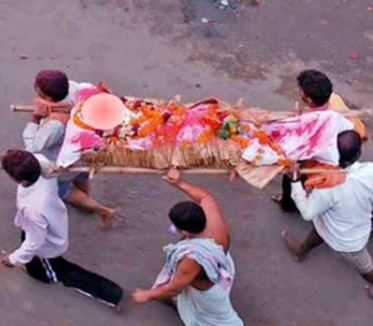 असे काय झाले की मृतदेह रस्त्यावरच सोडून पळाले