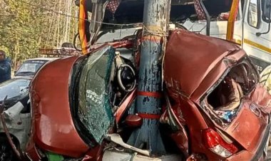 भरधाव डंपरने गाड्यांना अक्षरशः चिरडले