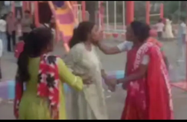 तरुणीला भरदिवसा बेदम मारहाण