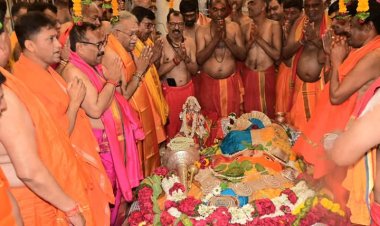 हनुमान जन्मोत्सव सोहळा उत्साहात साजरा  खुलताबादला हजारो च्या संख्येने भाविकांची गर्दी