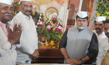 मराठवाड्यातील प्रति पंढरपुरातील विठ्ठल रुक्माई यांच्या पूजेचा मान राज्याचे उद्योग मंत्री उदय सामंत यांना